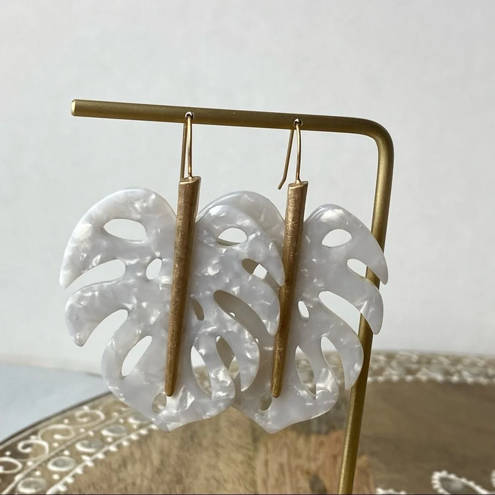 Leaf Charm Drop‎ Earrings